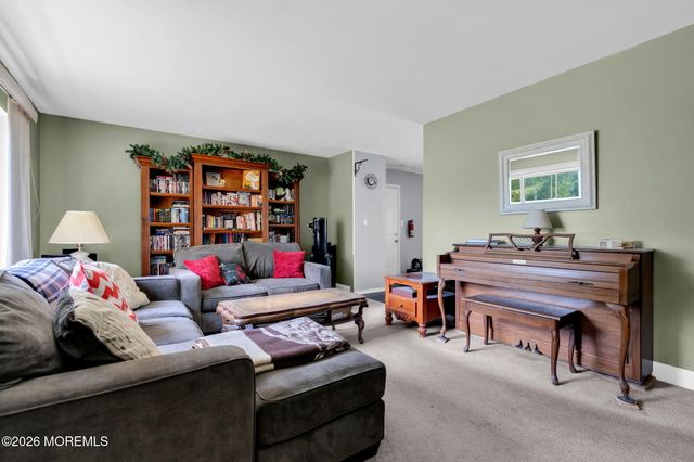 100 Susan Drive, Jackson, NJ 08527