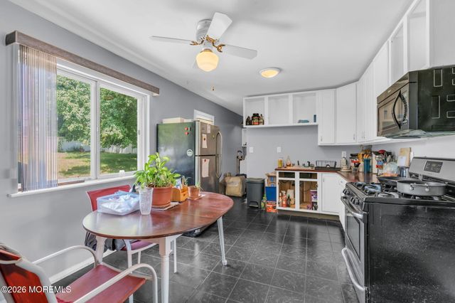 100 Susan Drive, Jackson, NJ 08527