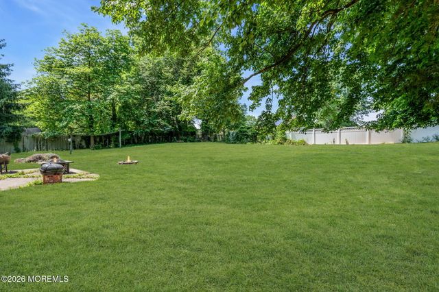 100 Susan Drive, Jackson, NJ 08527