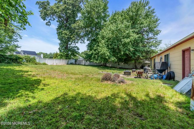 100 Susan Drive, Jackson, NJ 08527