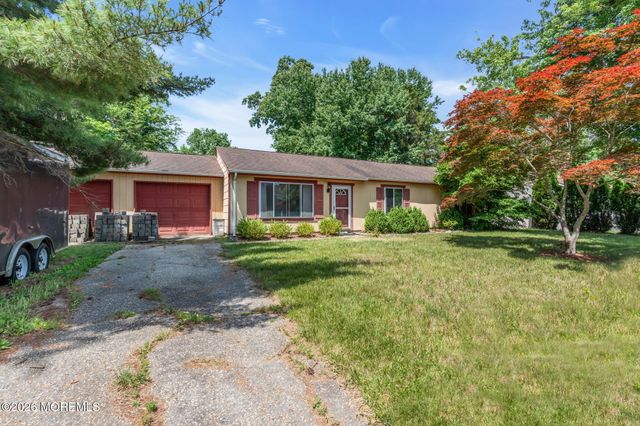 100 Susan Drive, Jackson, NJ 08527
