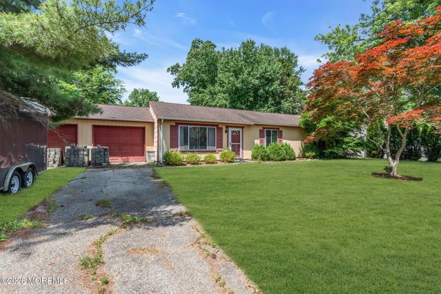 100 Susan Drive, Jackson, NJ 08527