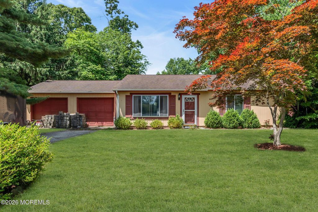100 Susan Drive, Jackson, NJ 08527