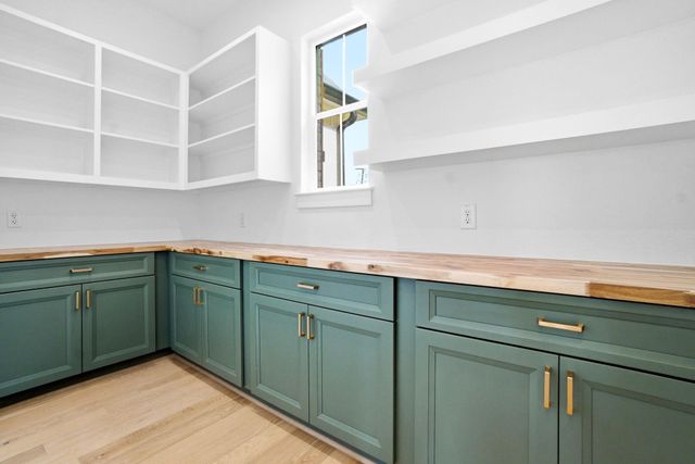 23951 Landrum Village, Montgomery, TX 77316