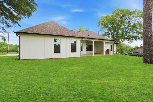 23951 Landrum Village, Montgomery, TX 77316