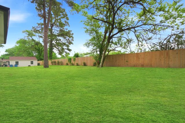23951 Landrum Village, Montgomery, TX 77316