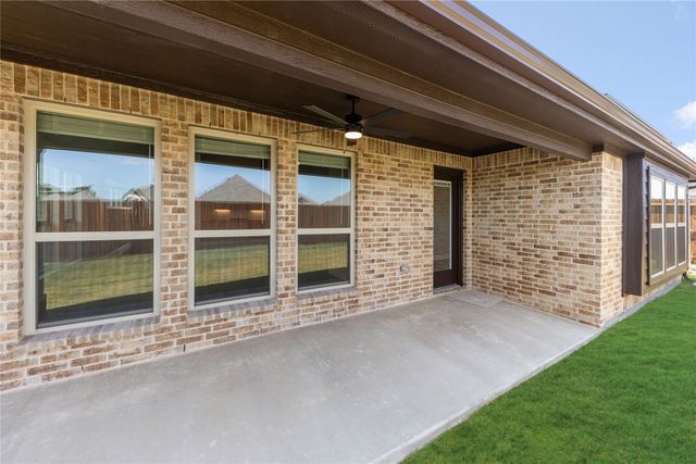 129 Silverleaf Drive, Balch Springs, TX 75181