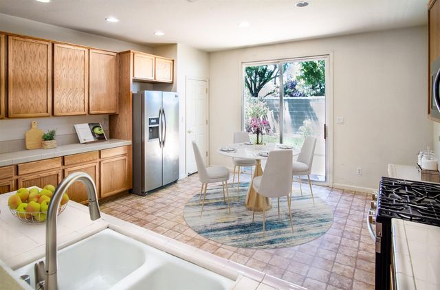 1126 Barrington Ln, Lincoln, CA 95648