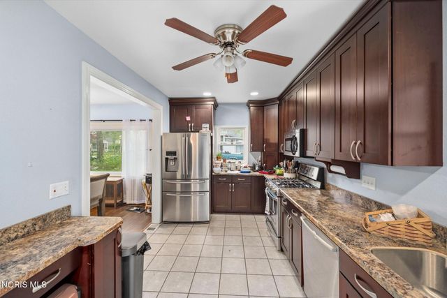 2601 Portsmouth Avenue, Toledo, OH 43613