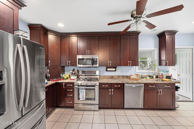 2601 Portsmouth Avenue, Toledo, OH 43613