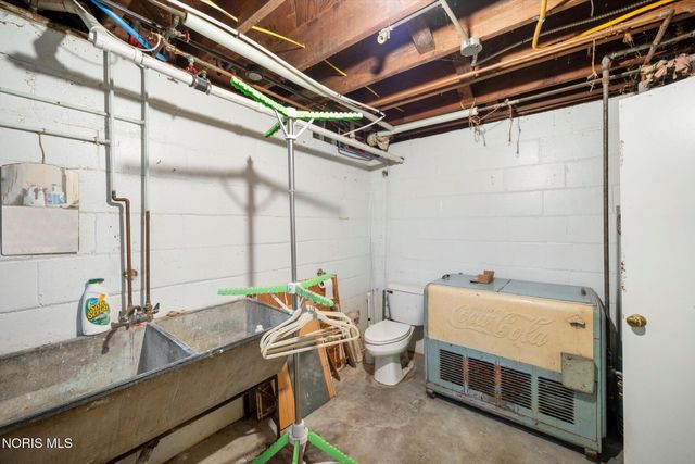 2601 Portsmouth Avenue, Toledo, OH 43613