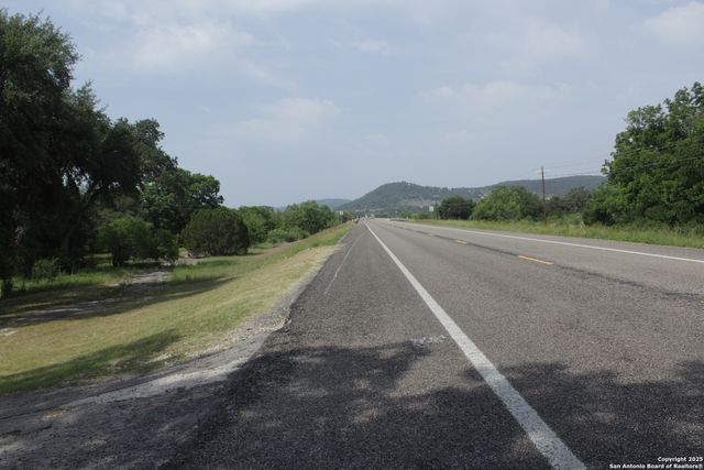 2221 W Ranch Rd 337, Leakey, TX 78873