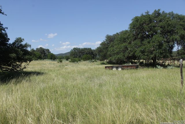 2221 W Ranch Rd 337, Leakey, TX 78873
