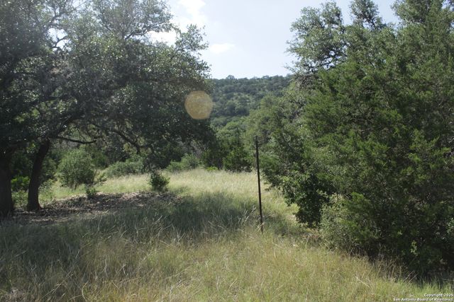 2221 W Ranch Rd 337, Leakey, TX 78873