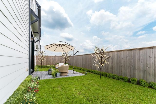 5926 Cottage Grove Lake Drive, Houston, TX 77007