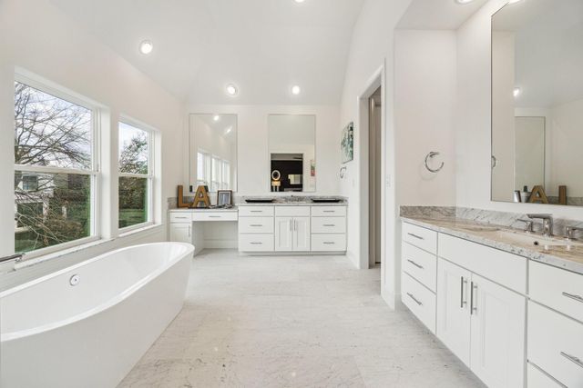 5926 Cottage Grove Lake Drive, Houston, TX 77007