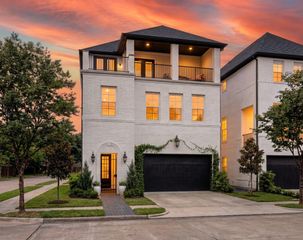 5926 Cottage Grove Lake Drive, Houston, TX 77007