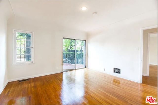 806 N Sweetzer Avenue, Los Angeles, CA 90069