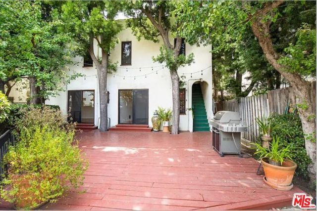 806 N Sweetzer Avenue, Los Angeles, CA 90069