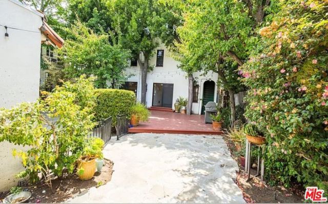 806 N Sweetzer Avenue, Los Angeles, CA 90069