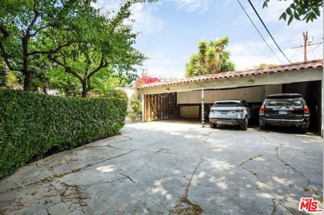 806 N Sweetzer Avenue, Los Angeles, CA 90069