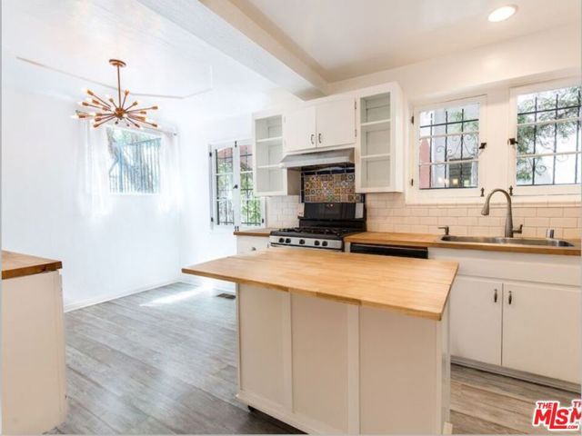 806 N Sweetzer Avenue, Los Angeles, CA 90069