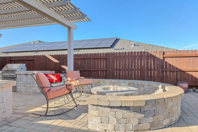 226 Ryans Ln, Grass Valley, CA 95945