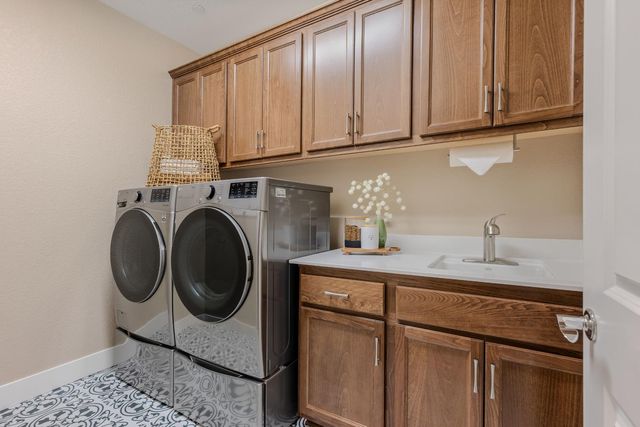 226 Ryans Ln, Grass Valley, CA 95945