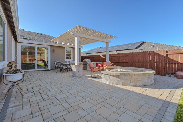 226 Ryans Ln, Grass Valley, CA 95945