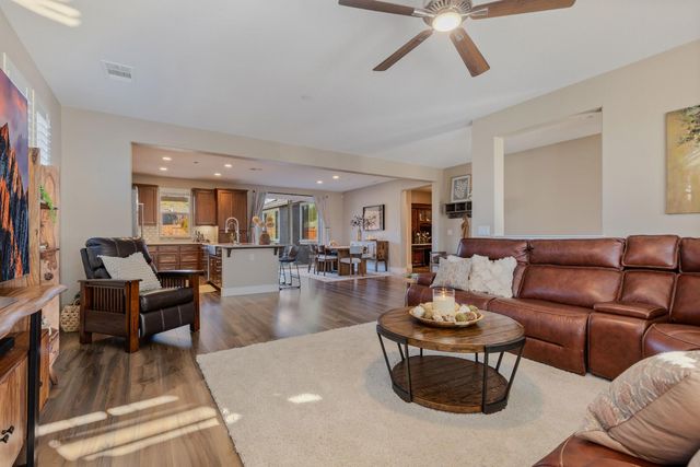 226 Ryans Ln, Grass Valley, CA 95945