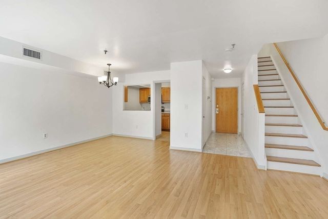 147 Kelton 712, Boston, MA 02134