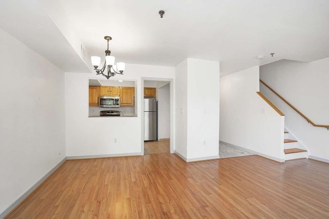 147 Kelton 712, Boston, MA 02134