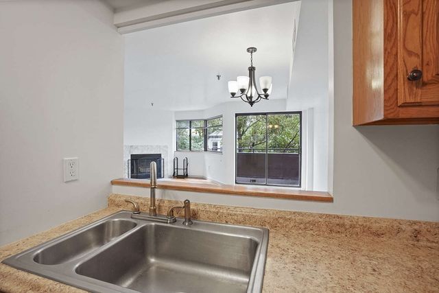 147 Kelton 712, Boston, MA 02134