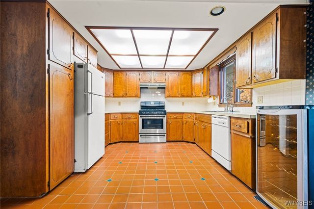 1465 Genesee Street, Pembroke, NY 14036