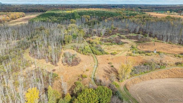 1465 Genesee Street, Pembroke, NY 14036