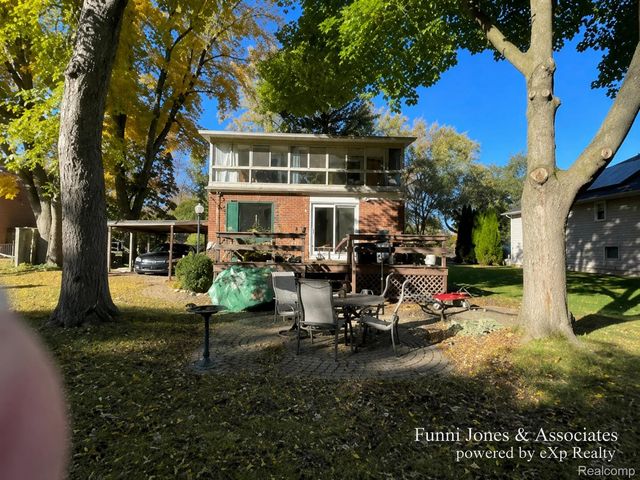9552 Wayne Road, Livonia, MI 48150
