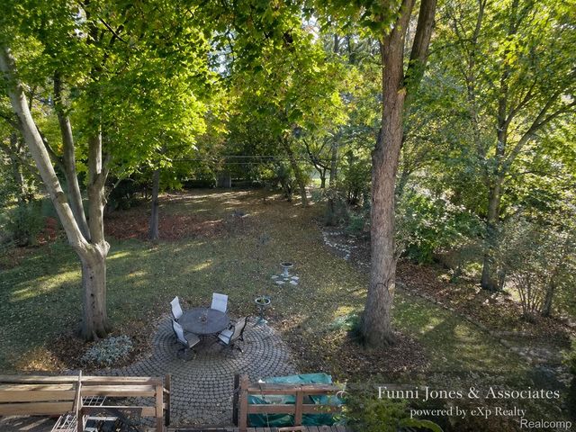 9552 Wayne Road, Livonia, MI 48150