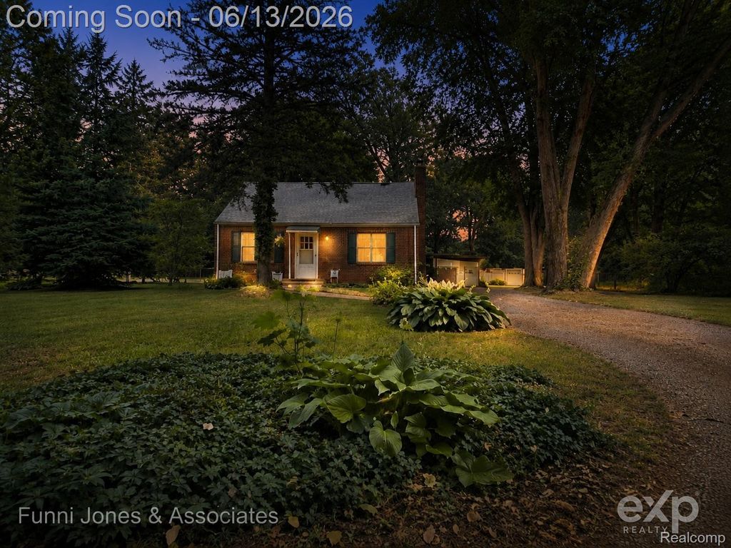 9552 Wayne Road, Livonia, MI 48150