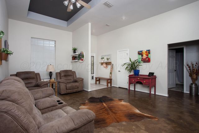 6301 S BOWIE Street, Amarillo, TX 79118