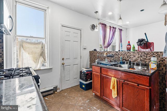 6502 LINMORE AVE, Philadelphia, PA 19142