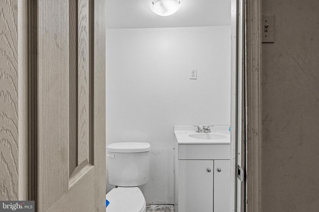 6502 LINMORE AVE, Philadelphia, PA 19142