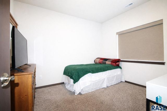 7012 Belgrave Trl Trail, Sioux Falls, SD 57106