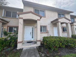 1970 LAKEVIEW Drive W, Royal Palm Beach, FL 33411