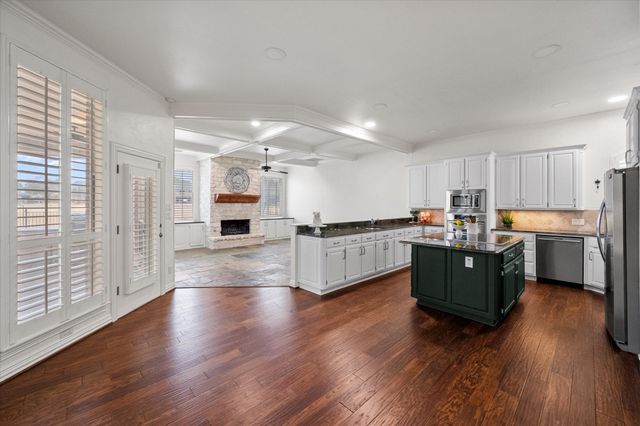 916 Riviera Drive, Mansfield, TX 76063