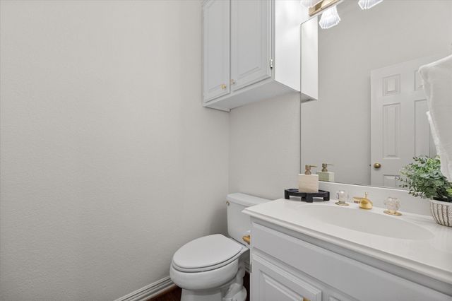 916 Riviera Drive, Mansfield, TX 76063