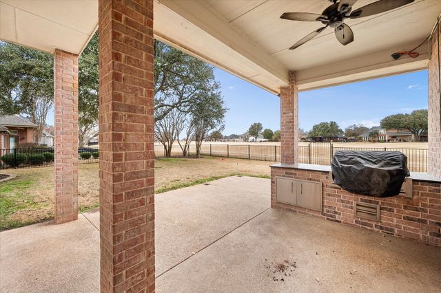 916 Riviera Drive, Mansfield, TX 76063