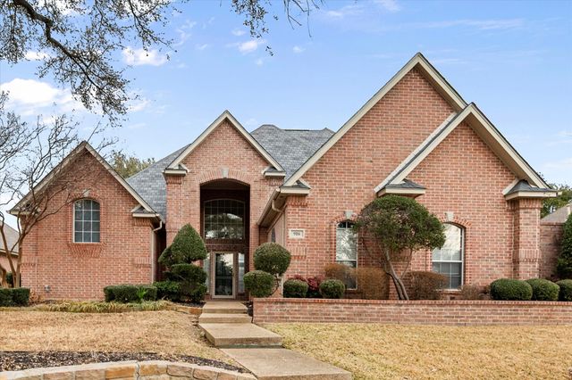 916 Riviera Drive, Mansfield, TX 76063