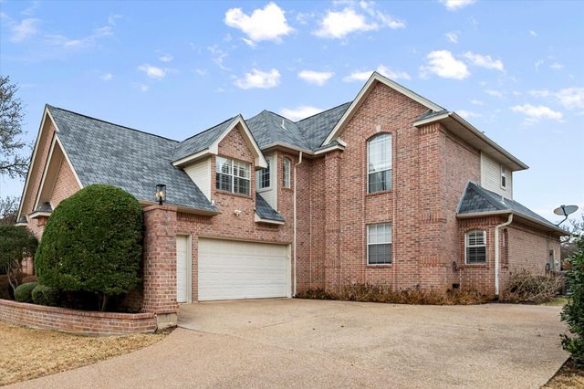 916 Riviera Drive, Mansfield, TX 76063