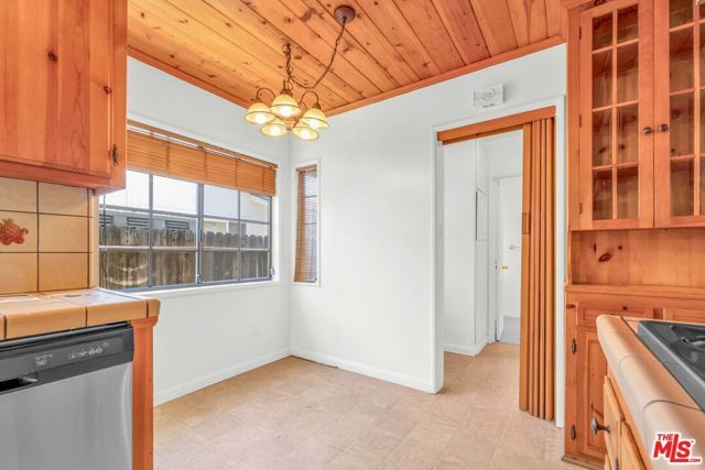 16507 Calahan Street, North Hills (los Angeles), CA 91343