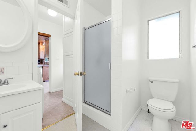 16507 Calahan Street, North Hills (los Angeles), CA 91343